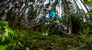 HEAVY METAL: DOWNHILLBIKE IM TEST (NR.3)