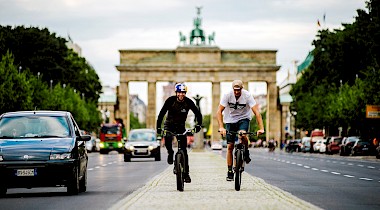 Kurzfilm „LederBROsen“ mit Danny MacAskill und Martin Söderström