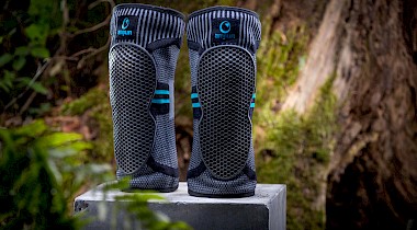 NEU: ISPO Award Gewinner MKX Knee von AMPLIFI