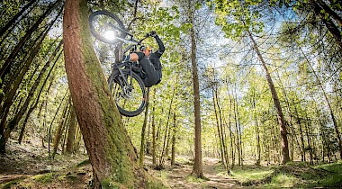 Danny MacAskill entscheidet sich für Enduras Protektoren und Helme - #ProtectionItsinOurDNA