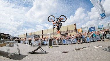 Zwei Wochenenden, sechs Shows - Danny MacAskills Drop and Roll Tour 2019 ist zurück in Deutschland