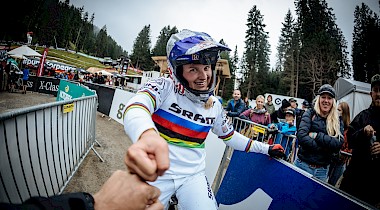 Exklusiv Interview mit „Little Miss Downhill“ Vali Höll in Lenzerheide