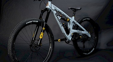 Zwei neue Bikes von Mullet Cycles