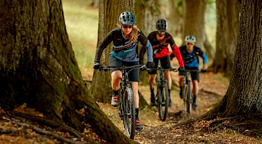 SHIMANO stellt neue Mountainbike-Kollektion für Damen und Herren vor