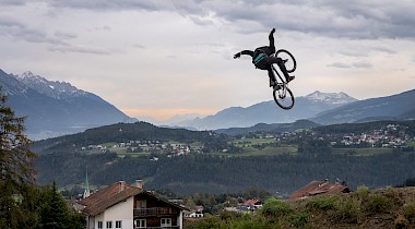 RED BULL ROOKIE OF THE YEAR & BEST LINE CONTESTS