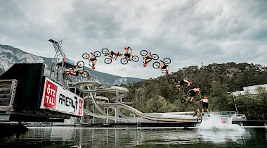 ￼Gabriel Wilmer: Double Backflip in der AREA47