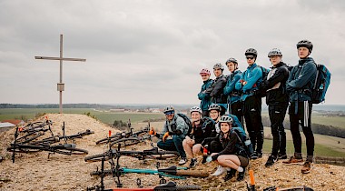 VEE Tire Co unterstützt Gymnasiasten bei Alpenüberquerung