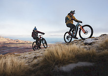 Danny MacAskill und Steve Peat auf der Trotternish Ridge