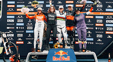 Vali Höll und Loic Bruni dominieren  den UCI Downhill-Weltcup in Saalfelden Leogang